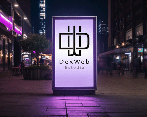 Cartel urbano iluminado con el logotipo de DexWeb Estudio, agencia de diseño web.